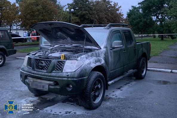 На Прикарпатті затримали двох молодиків за підпал автомобілів ЗСУ