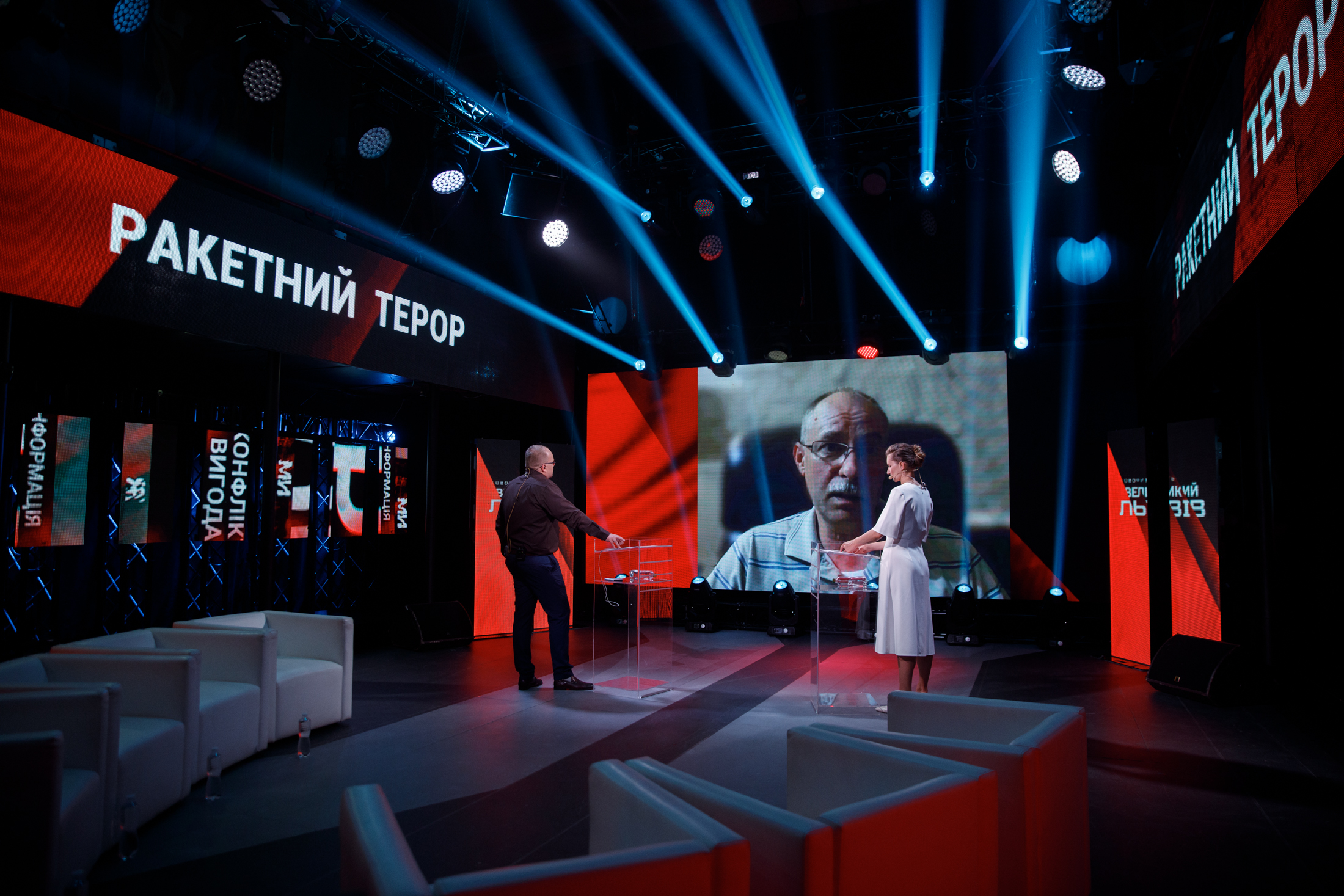Яскраві успіхи на морі і великі тривоги на суші. Інтерв'ю з Олегом Ждановим про те, коли, що і як може зміниться на фронті