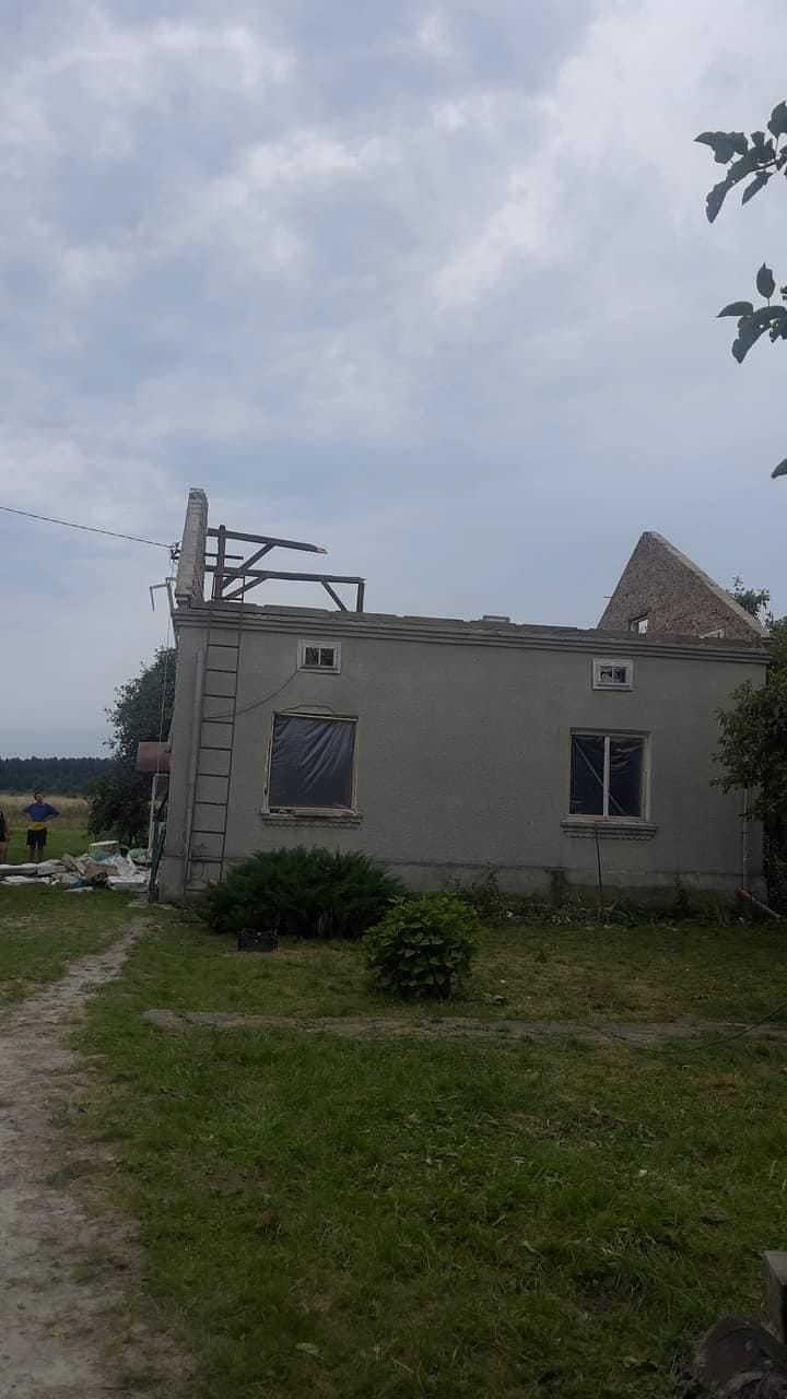 Ставчани після ракетної атаки: сім’я військового залишилася без даху над головою