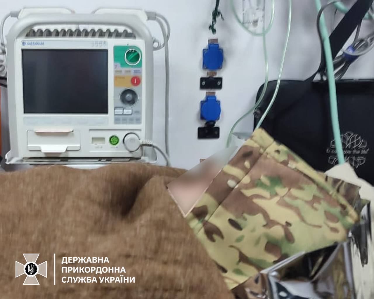 Ледь не замерз у пошуках кордону з Румунією: На Закарпатті прикордонники врятували чоловіка