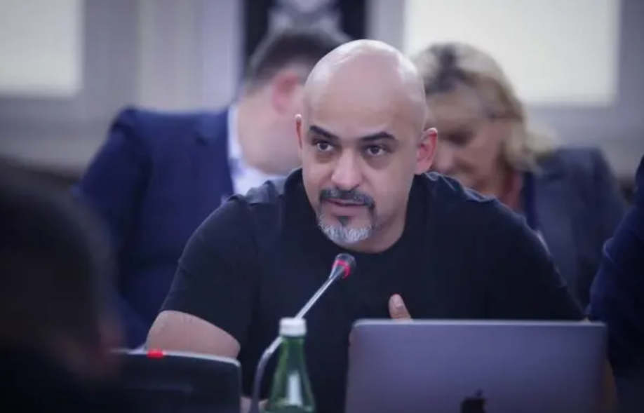 Найєм пішов у відставку зі своєї посади