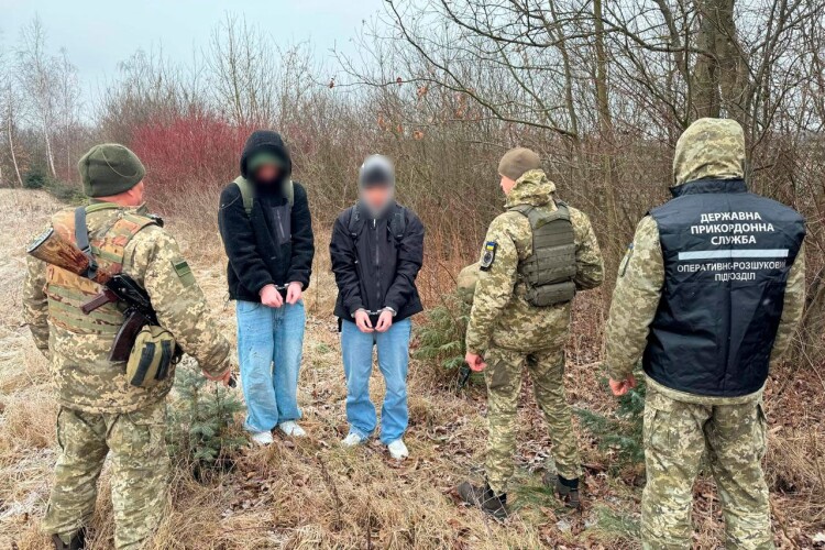 З "подарунками" у подорож: на Волині військові затримали львів'янина