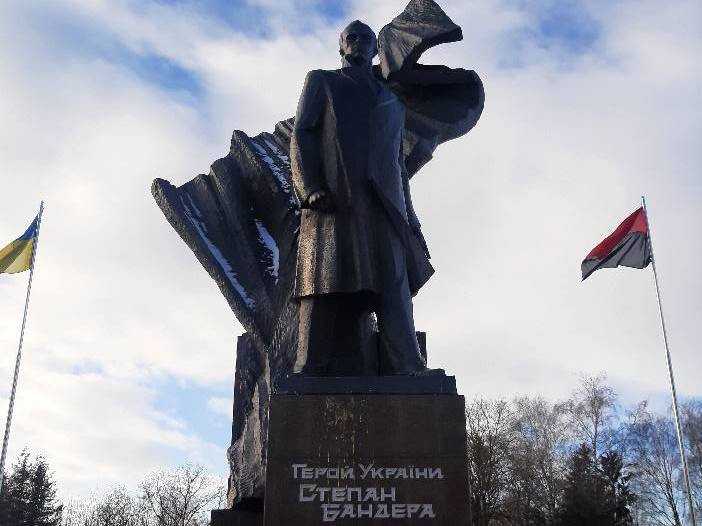 У Тернополі вдруге за тиждень осквернили пам’ятник Бандері