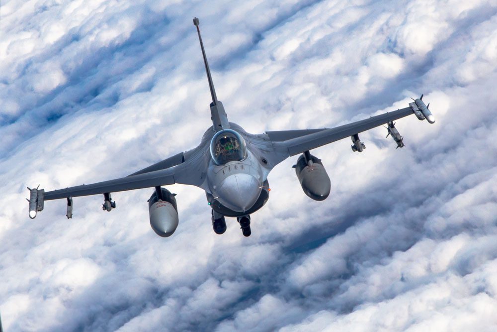 США планують надіслати Україні унікальні авіабомби для F-16, - ЗМІ