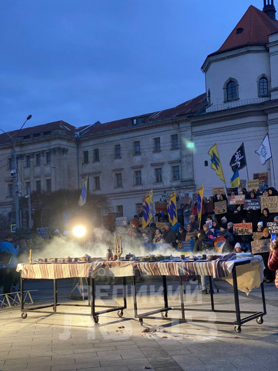 У Львові організували Різдвяну вечерю для тих, хто в полоні (відео)