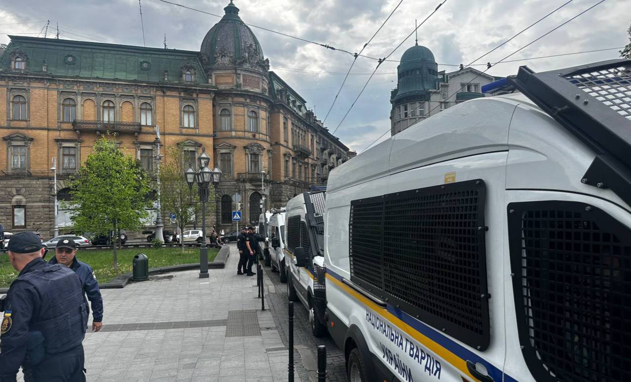У центрі Львова посилена присутність поліції через заплановану акцію протесту