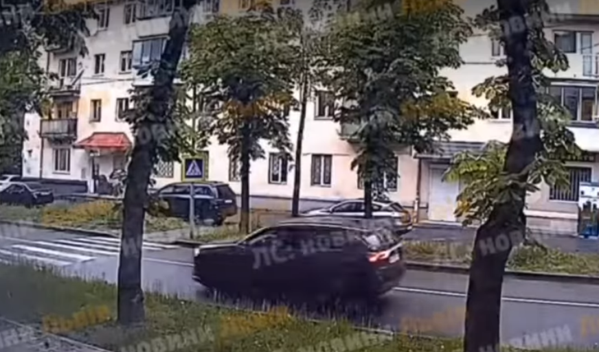 У Львові авто на швидкості збило дитину на переході (відео)