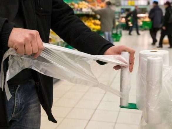 Від двох гривень. В Україні затвердили ціни на пластикові пакети