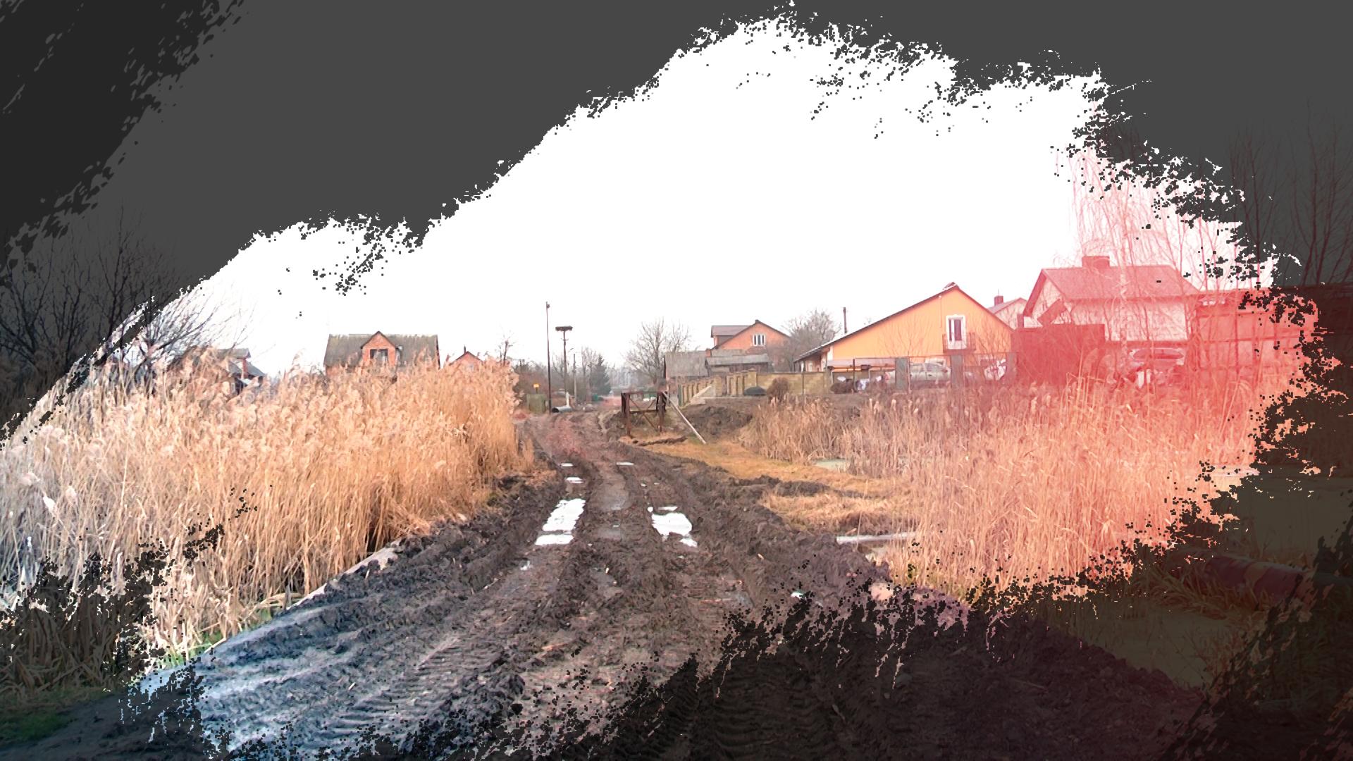 Як дорога тримає у заручниках майже пів сотні людей?
