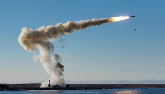 У Чорному та Азовському морях перебувають 11 кораблів РФ, серед них – три носії «Калібрів»