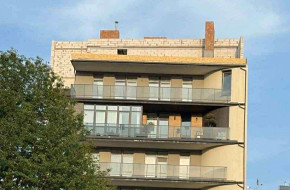 Двох квартир виявилося замало: у Львові жінка самовільно надбудувала ще один поверх