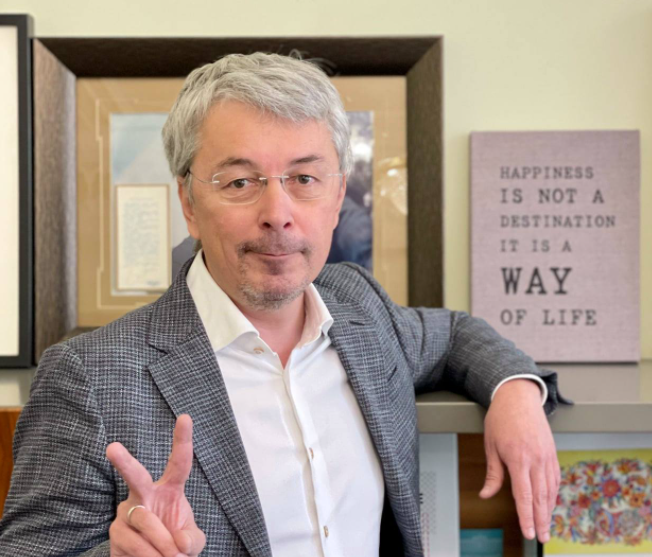 «Це був блеф». Міністр Ткаченко не подав у відставку, попри гучні заяви