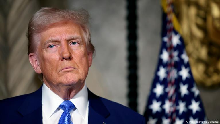 Трамп заявив, що не віддав Росії жодної української території