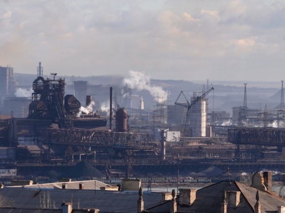 Росіяни одночасно запропонували «зелений коридор» та розпочали обстріл території «Азовсталі» у Маріуполі, – радник мера