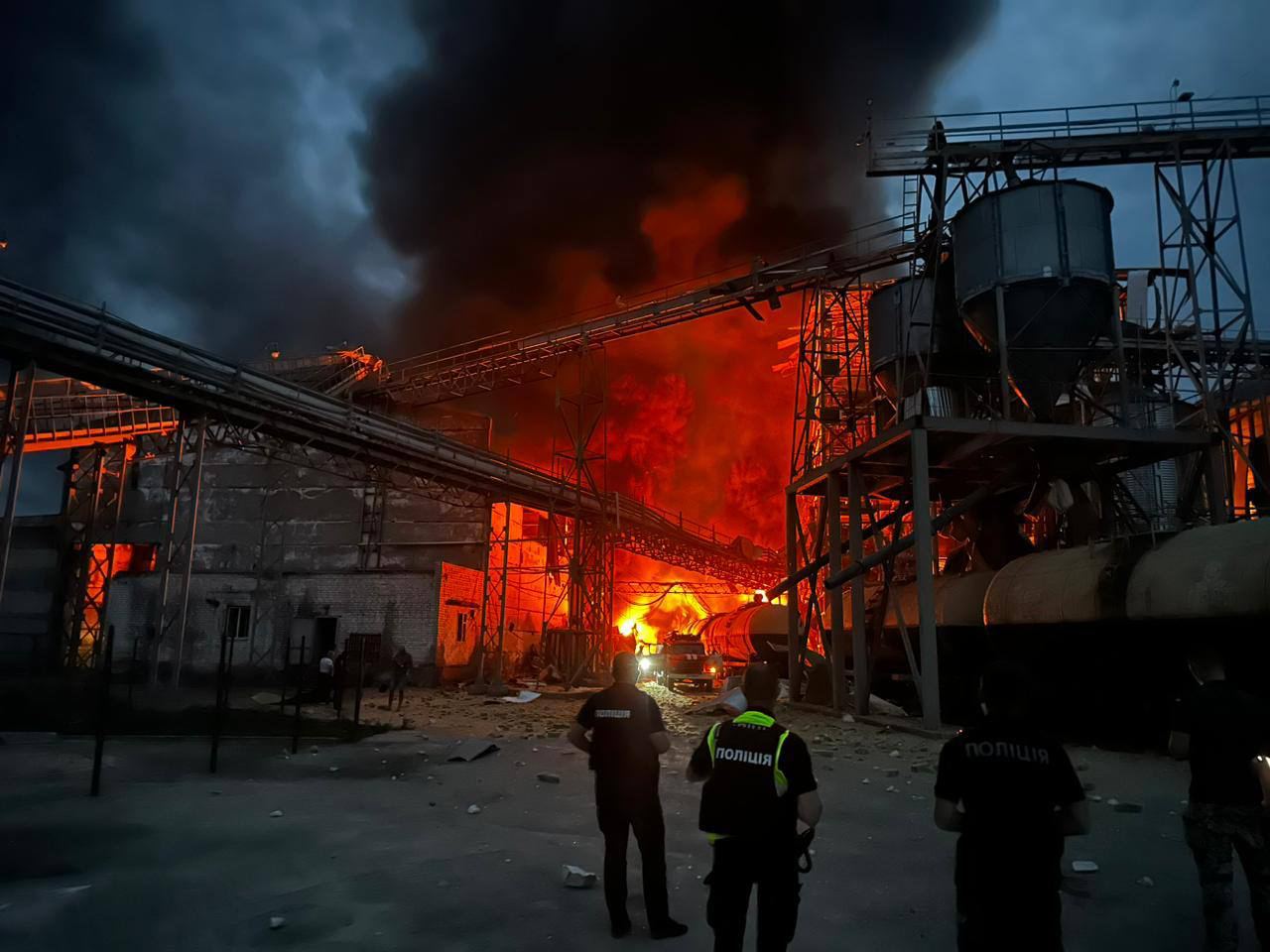 Росіяни влучили ракетами у промисловий об'єкт на Полтавщині, є руйнування у Кривому Розі