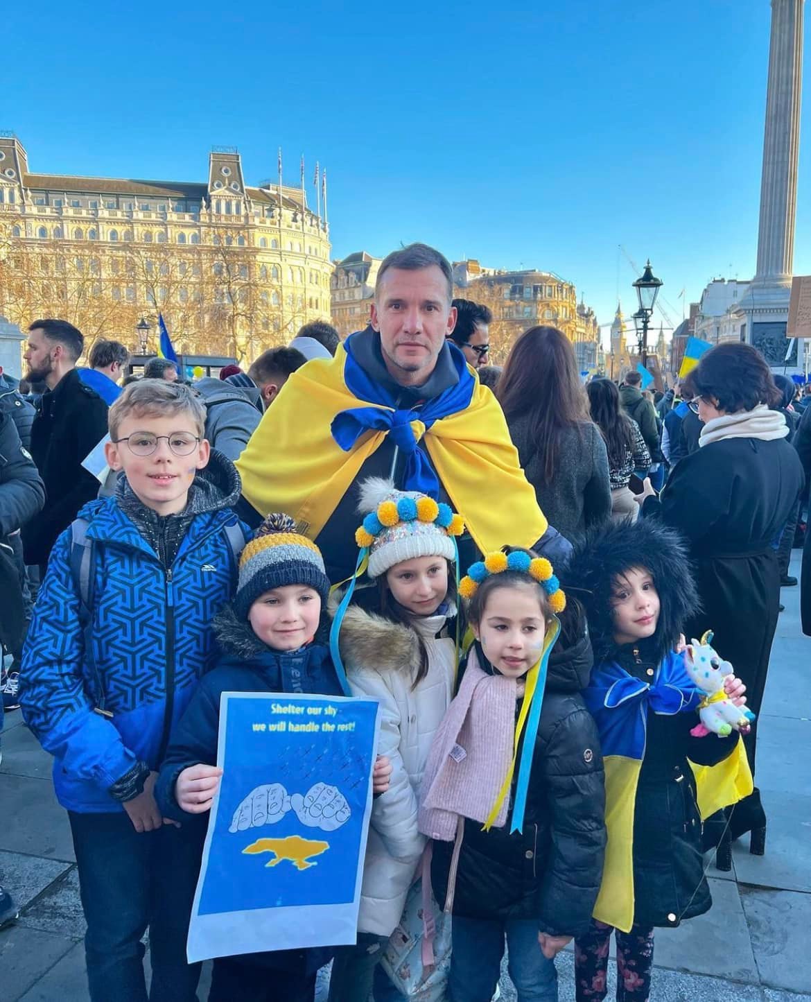 Рускій корабль по-грузинськи, «Слава Ісусу Христу» від Папи і синьо-жовті площі Європи
