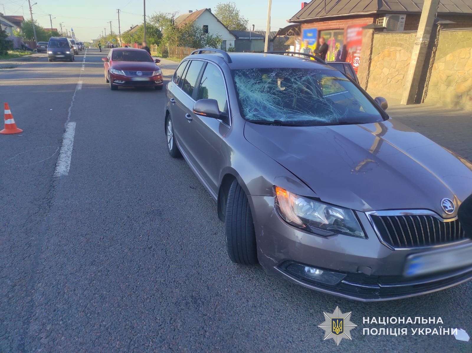 Біля Львова велосипедист опинився під колесами авто