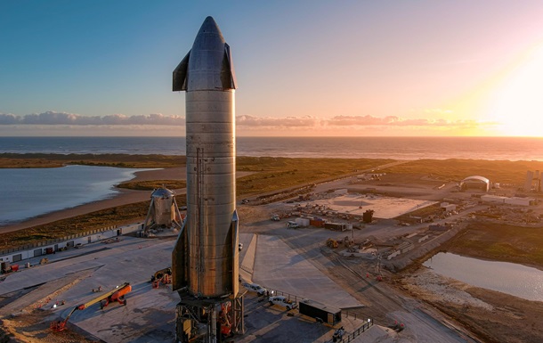 SpaceX добудувала найбільшу ракету в світі Starship