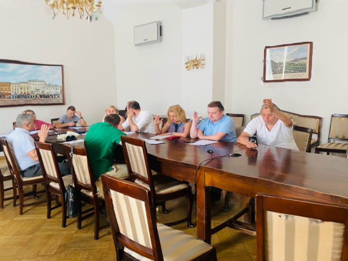 Садовому хочуть заборонити виділяти кошти без погоджень і контролю громади