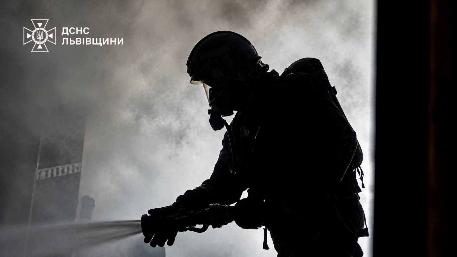 На Львівщині сталася пожежа у багатоповерхівці