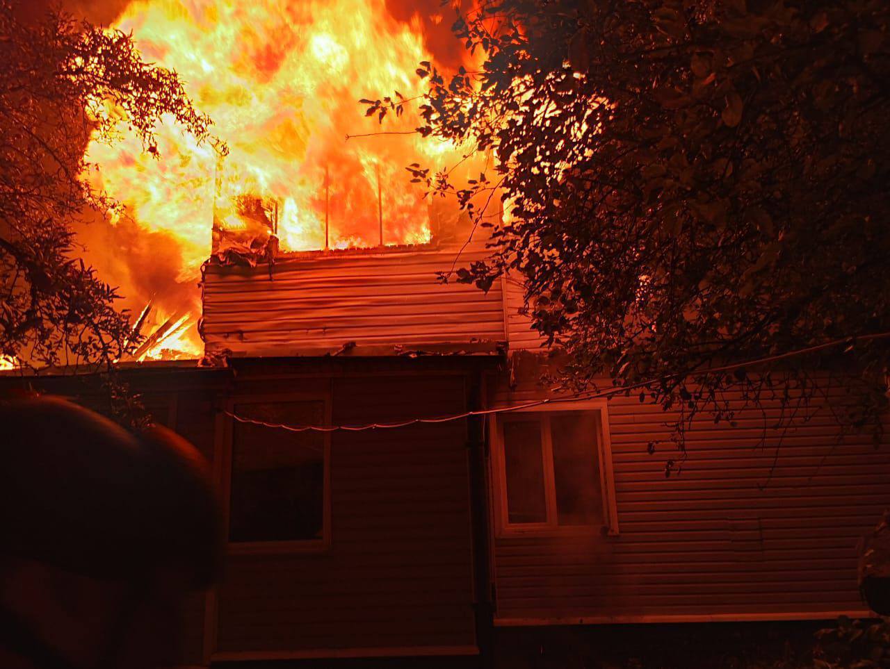 З'явилися фото з місць нічних вибухів на Київщині