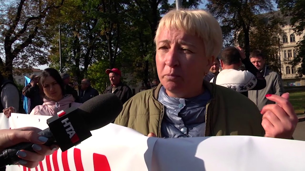 Активісти пікетували обласну раду