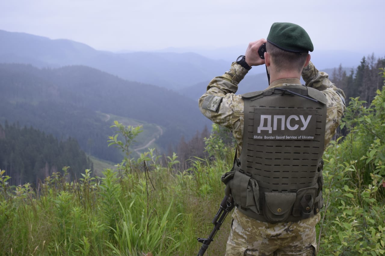 У Карпатах знайшли тіло 45-річного чоловіка, який намагався потрапити до Румунії