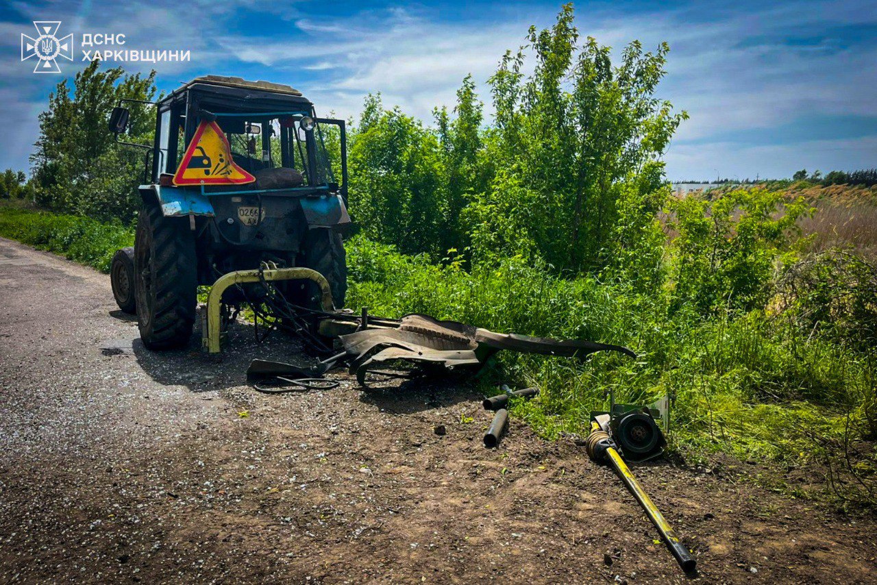 На Харківщині трактор підірвався на російській протитанковій міні (фото)