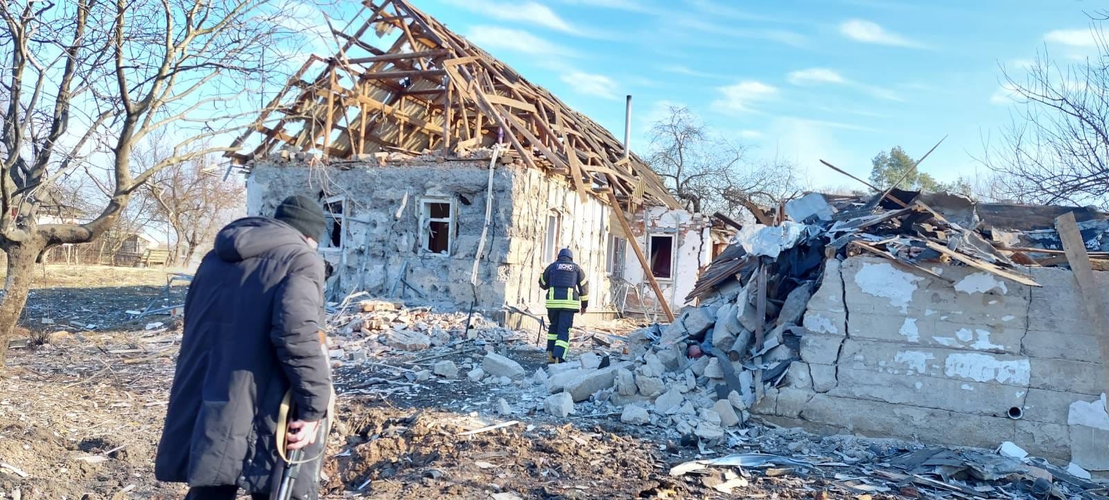 У Василькові окупанти знищили п’ятиповерховий гуртожиток: двоє людей загинуло