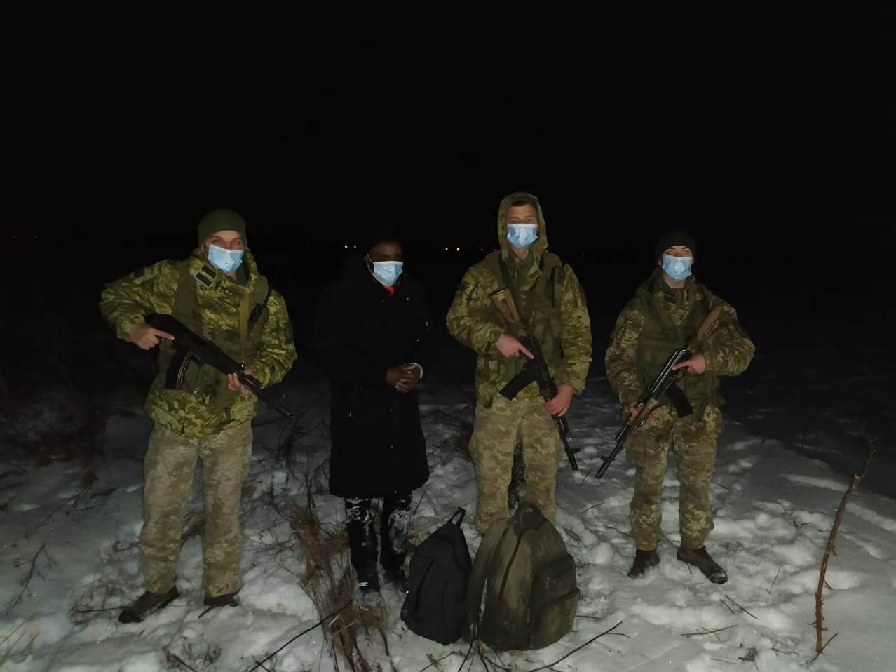 До Словаччини - через річку Уж. Прикордонники витягли з води нігерійця