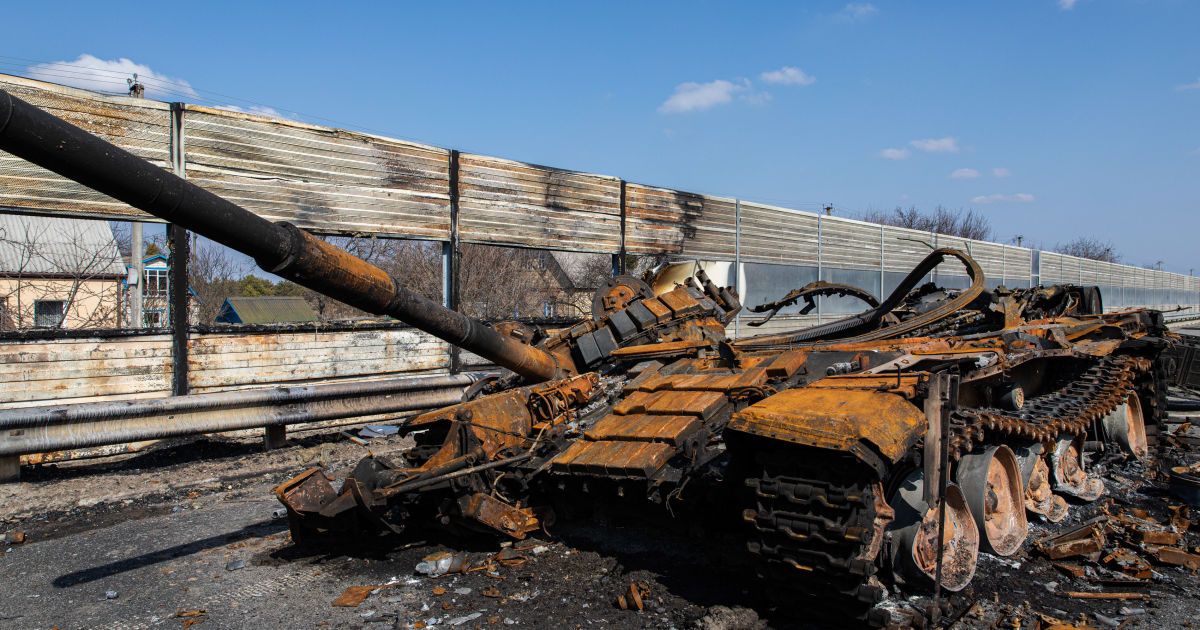 «Танк згорів, механік загинув, а так – усе гаразд». Окупант розповів про ситуацію на фронті