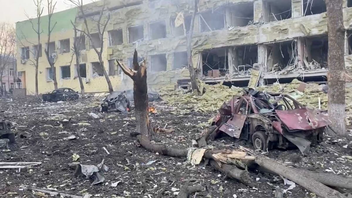 Росіяни "побачили" військову техніку і командні пункти в українських лікарнях