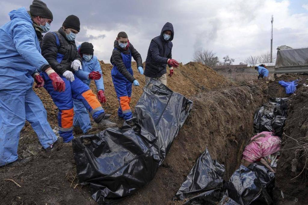 200 тіл в одній могилі: ООН підтвердила братські могили у Маріуполі