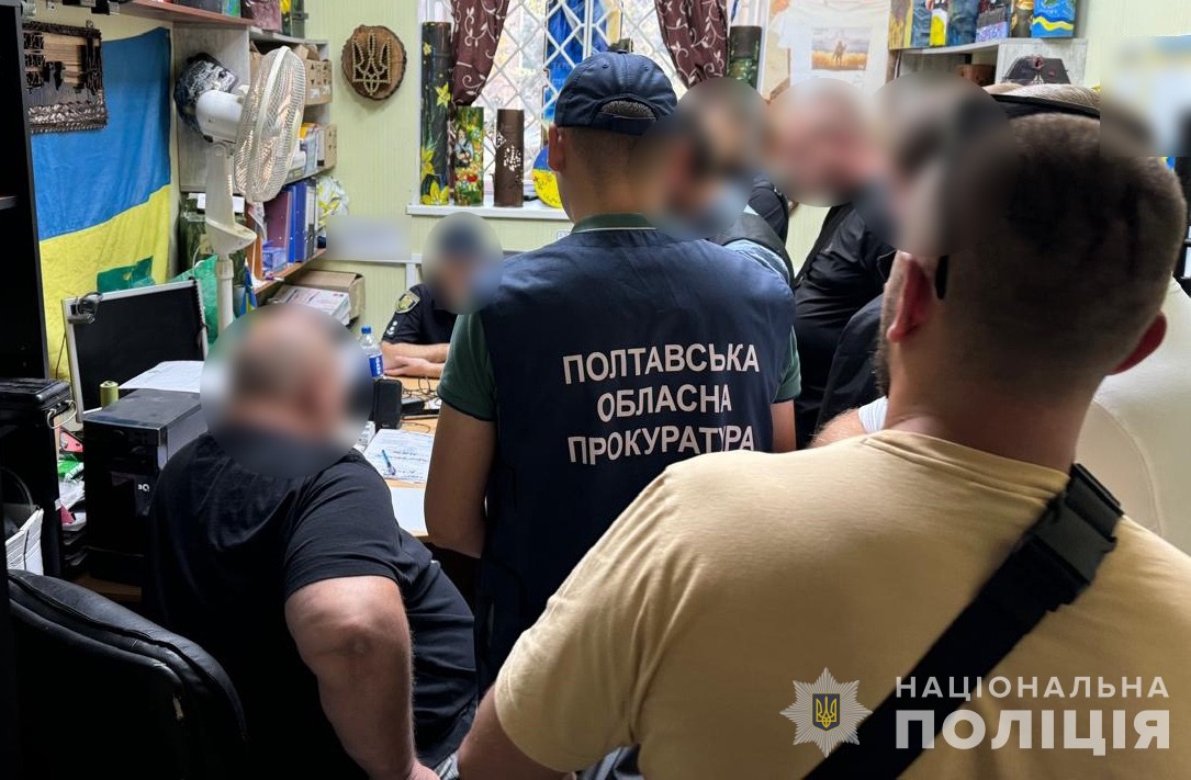 Продавав авто, призначені для ЗСУ: у Полтаві затримали керівника благодійної організації