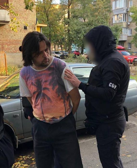 Вчитель музики, провокатор та ідейний прихильник рашизму, який знущався над загиблими Героями на Майдані найближчий час проведе за гратами