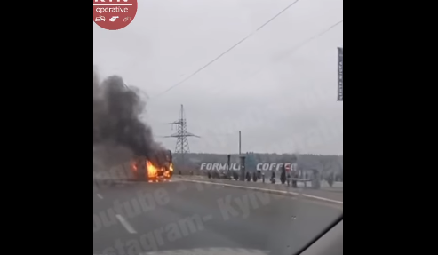 Згоріла вщент. Під  Києвом спалахнула маршрутка
