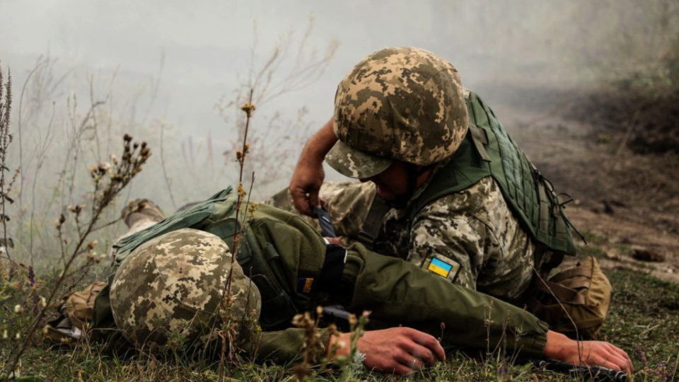 Один військовий загинув, інший – поранений. Російські бойовики обстріляли українські позиції