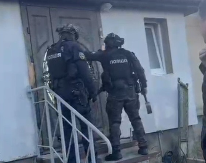 Брав штурмом спецназ: на Львівщині затримали зухвалого наркоділка (фото)