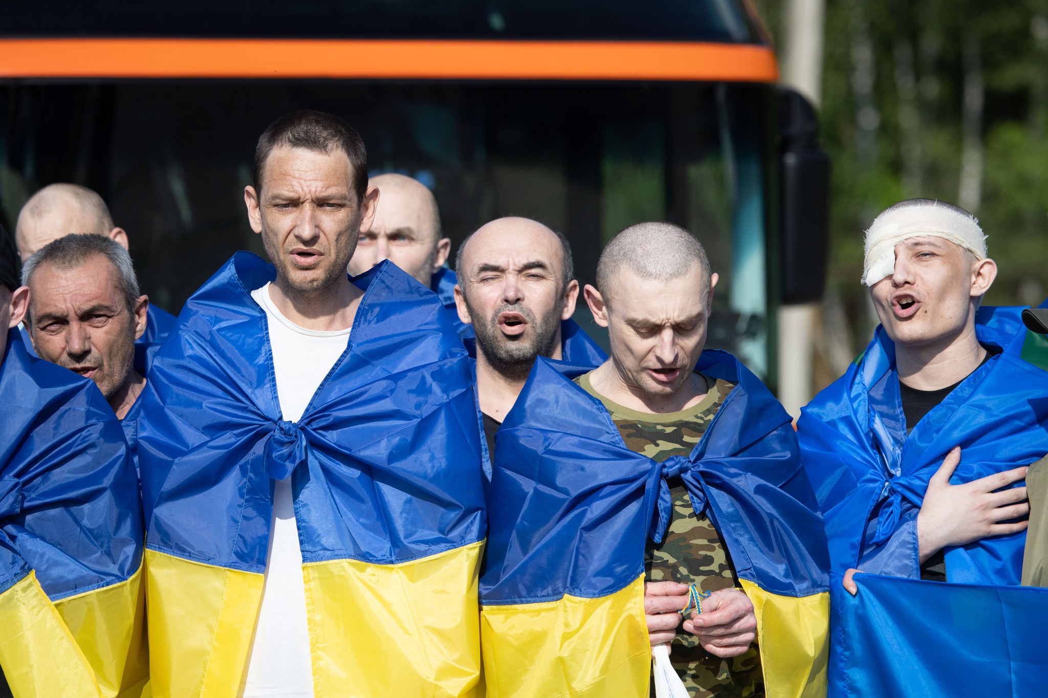Шестеро захисників з Львівщини повернулися з російського полону