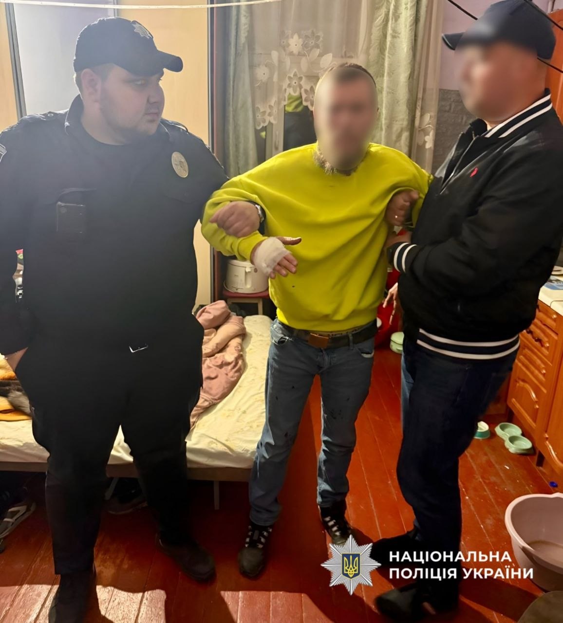 На Львівщині чоловіка побили битою до напівсмерті (фото)