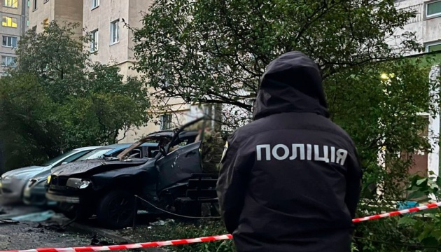 У Голосіївському районі Києва підірвали автівку (фото)