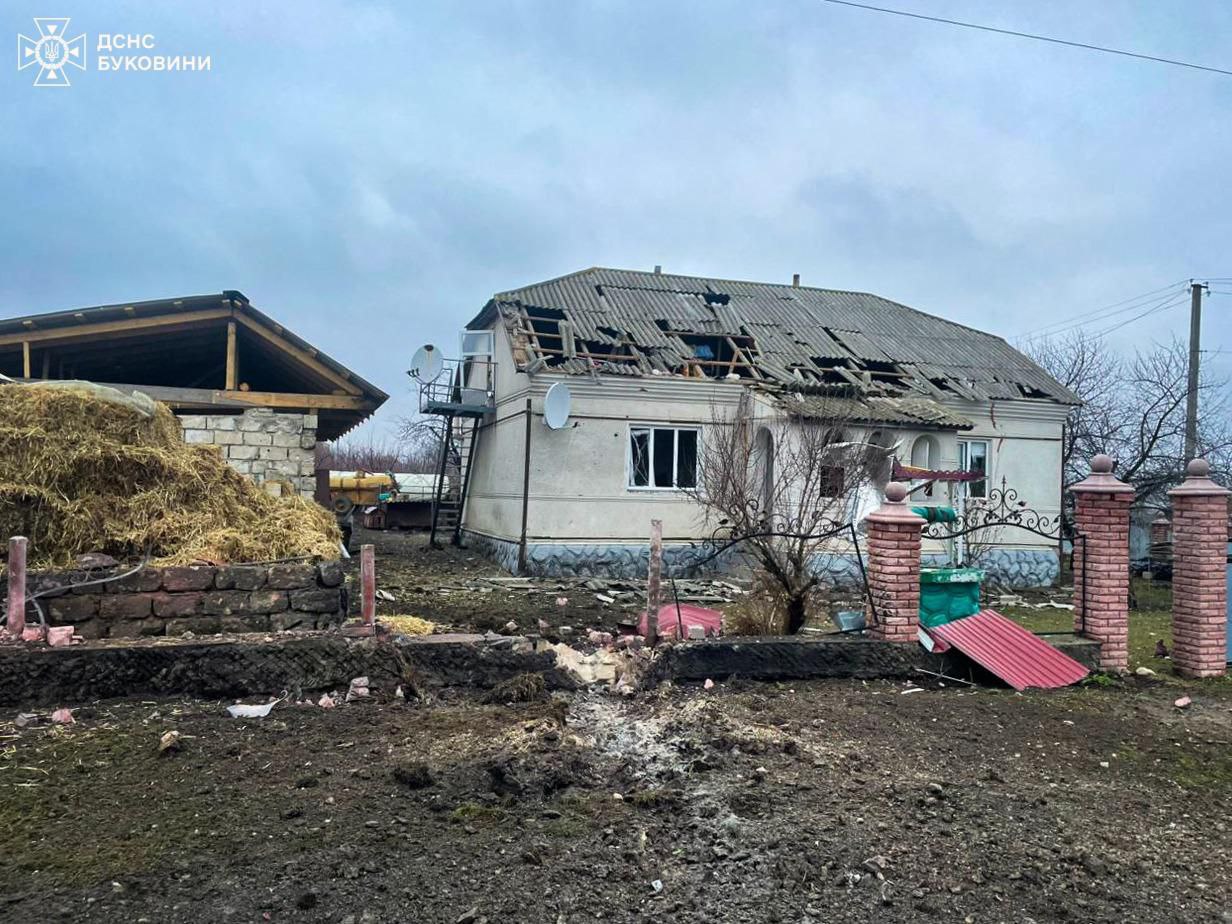 Ворожа атака на Чернівецьку область: пошкоджено будинок
