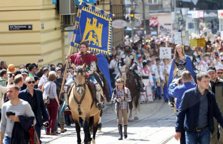 Без гучних гулянь, але з допомогою армії: як Львів відзначить День міста