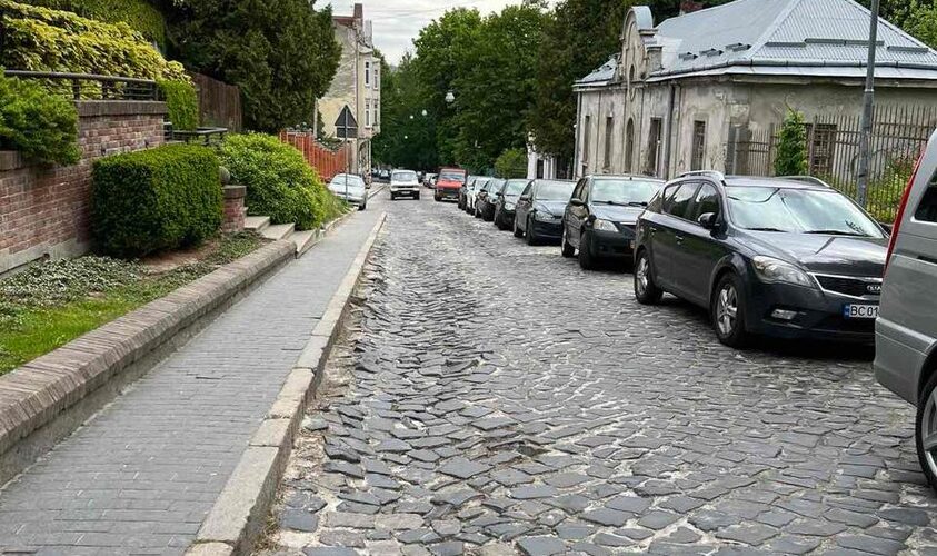 У центрі Львова на два місяці перекриють вулицю: схема об’їзду