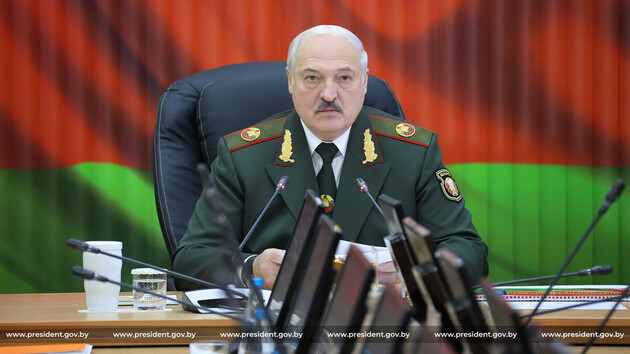 Лукашенко наказав привести армію в повну бойову готовність