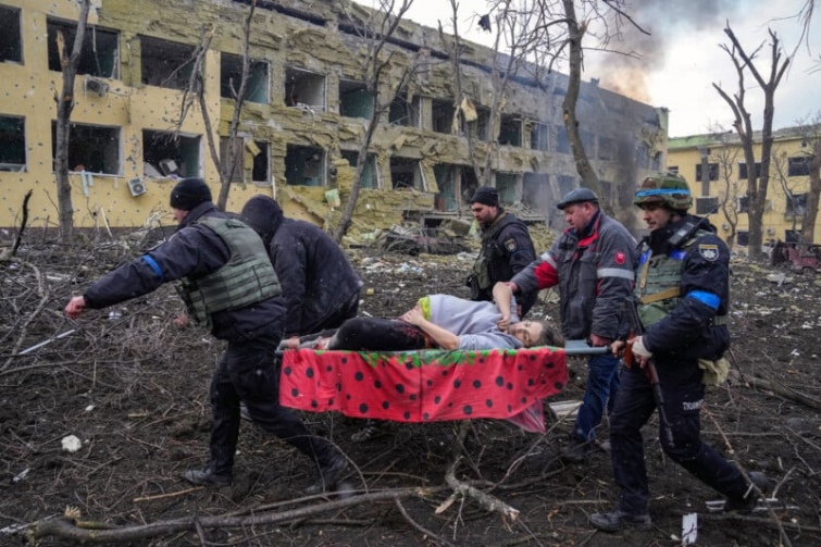 Пологовий Маріуполя. Український фотограф став переможцем World Press Photo 2023