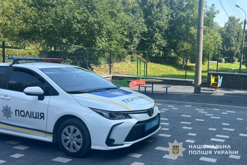 У Тернополі біля дитячого майданчика сталася стрілянина (фото)