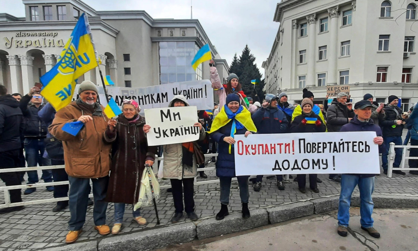 Третього попередження не буде. Офіс президента закликав окупантів покинути Херсон