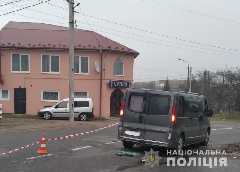 На Львівщині мікроавтобус збив пішохода. Потерпілий у реанімації