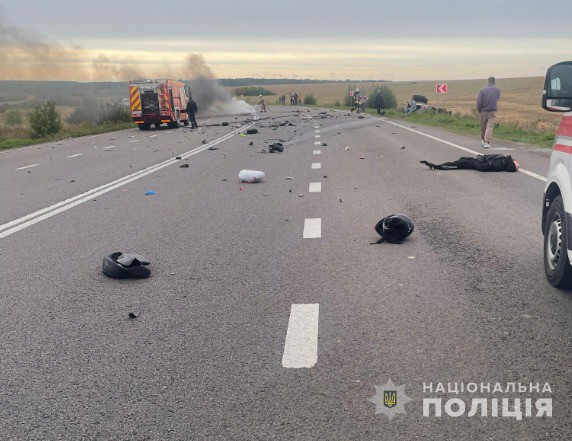 На Волині сталася смертельна автотроща: мотоцикліст влетів у легковик